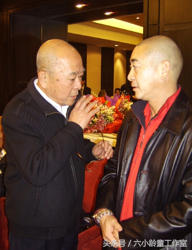 六小龄童纪念周恩来总理去世42周年，曾两次饰演周恩来