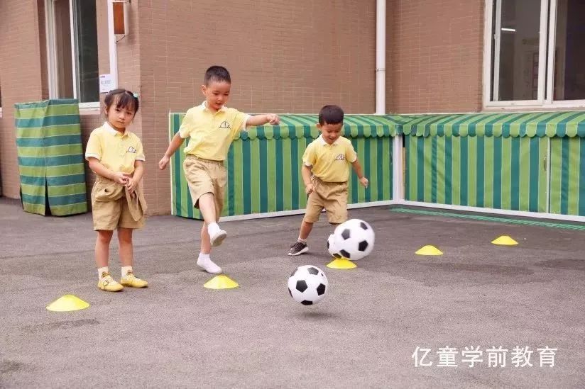 4-6岁足球启蒙小游戏,幼儿园好玩的足球小游戏有哪些