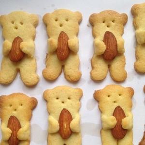 学做小熊杏仁饼干,宝宝健康动物造型饼干零食
