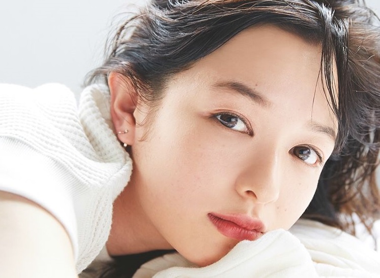 让所有女生疯狂的“费洛蒙”妆感,还拯救了近视四眼妹的化妆难题