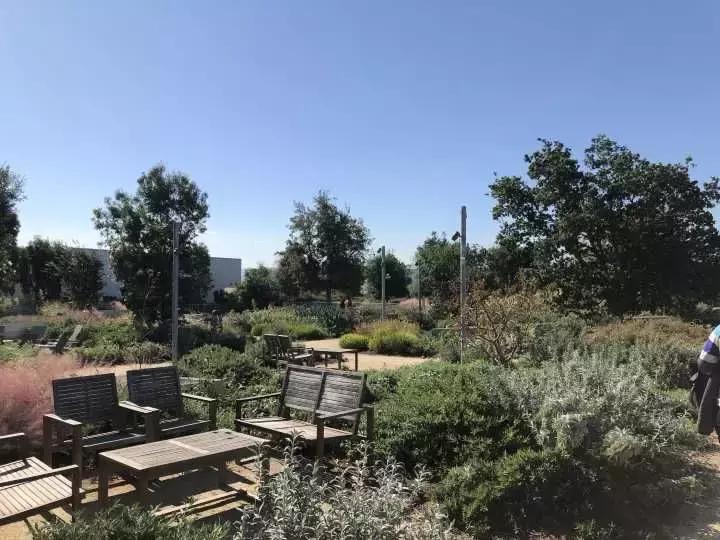 看完才知道贫穷限制了想象,贫穷限制了我的想象力段子