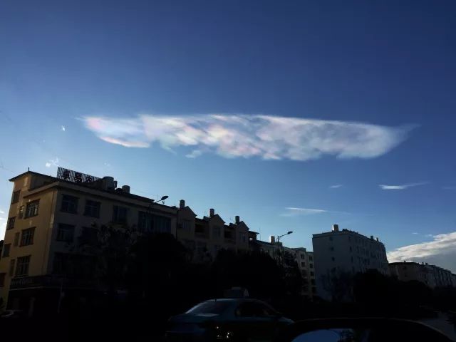 云南楚雄出现大片七彩祥云,七彩祥云云南大理