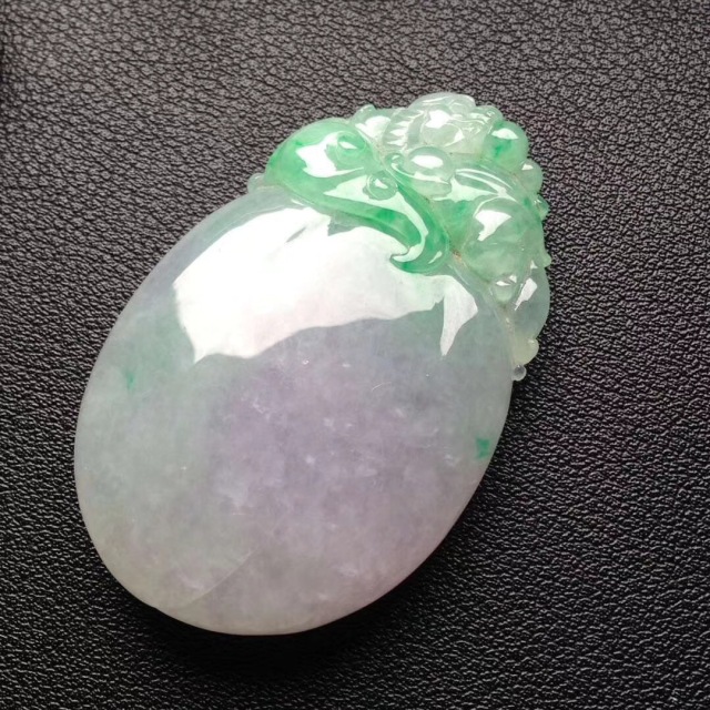 花朵造型的吊坠寓意,水滴造型吊坠寓意