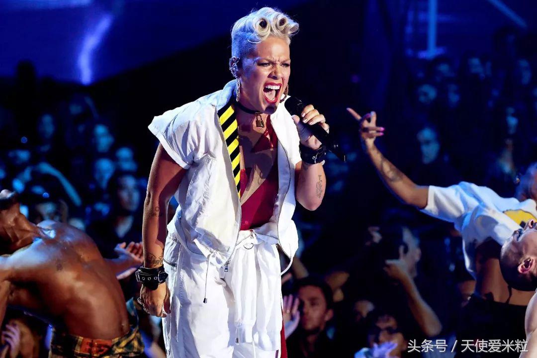 超级碗一分钟广告多少钱,超级碗广告30秒700万美元