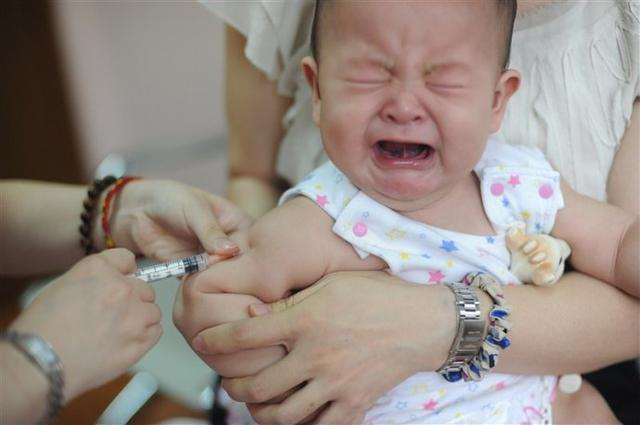 打完第三针疫苗第二天可以洗澡吗,为什么打完疫苗24小时不让洗澡