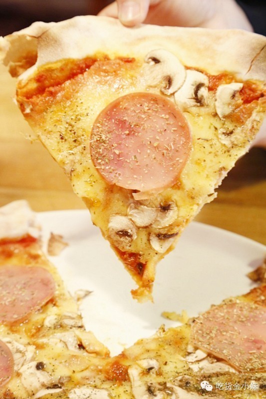 家附近居然藏着这么一家露天餐厅,市中隐藏的特色餐厅