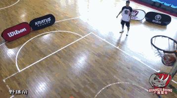 最简单最高效的过人方式,1分钟学会过人技巧