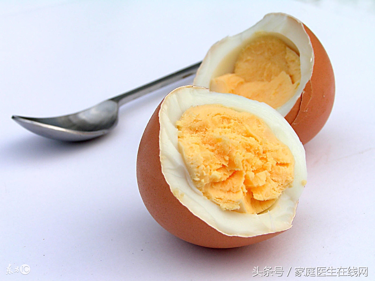 什么食物可以消除黑眼圈,五种食物吃掉黑眼圈