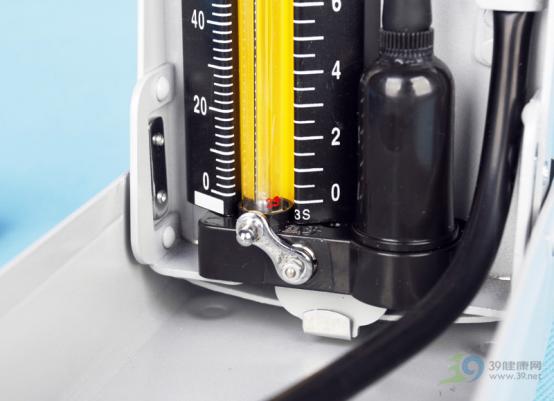 家用简单血压计怎么用视频教程,使用台式血压计时低压以何为准