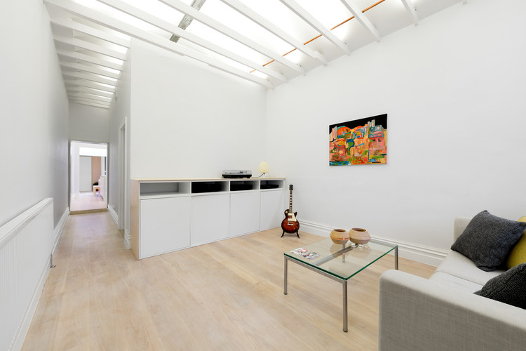 英伦风格小屋书籍,英伦小屋卧室家具图片