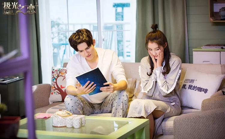 黄晓明关晓彤王牌对王牌飙戏,黄晓明和关晓彤对比