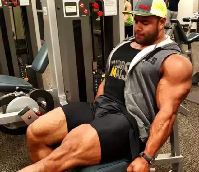 腿粗咋整,腿粗怎么拉伸能让腿变细变长