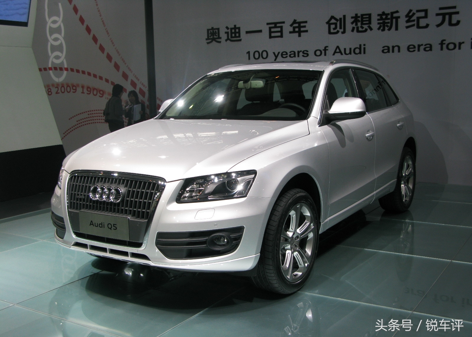 2022款奥迪q5棕色内饰,奥迪q5内饰臭解决方案