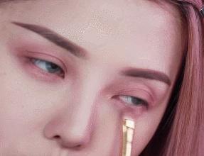 日本发明了发光睫毛，化了这款眼妆同样可以闪闪发亮