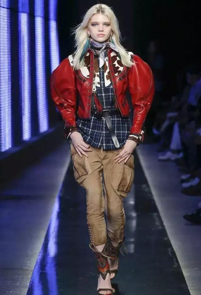 米兰时装周惊艳作品,米兰时装周高燃片段