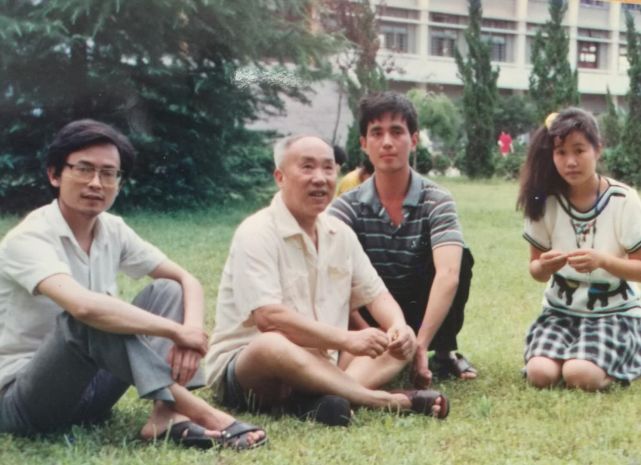 鏍″洯璇椾汉鏁ｆ枃,鏍″洯璇椾汉