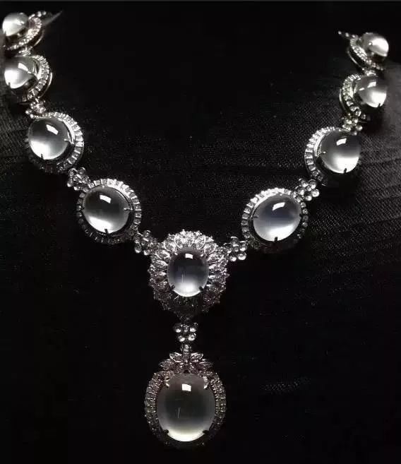 糯种翡翠顶尖叶子,糯种翡翠硬度怎么样啊