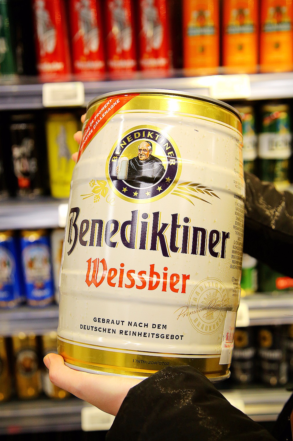 在超市里吃海鲜,在超市里面吃饭吃海鲜