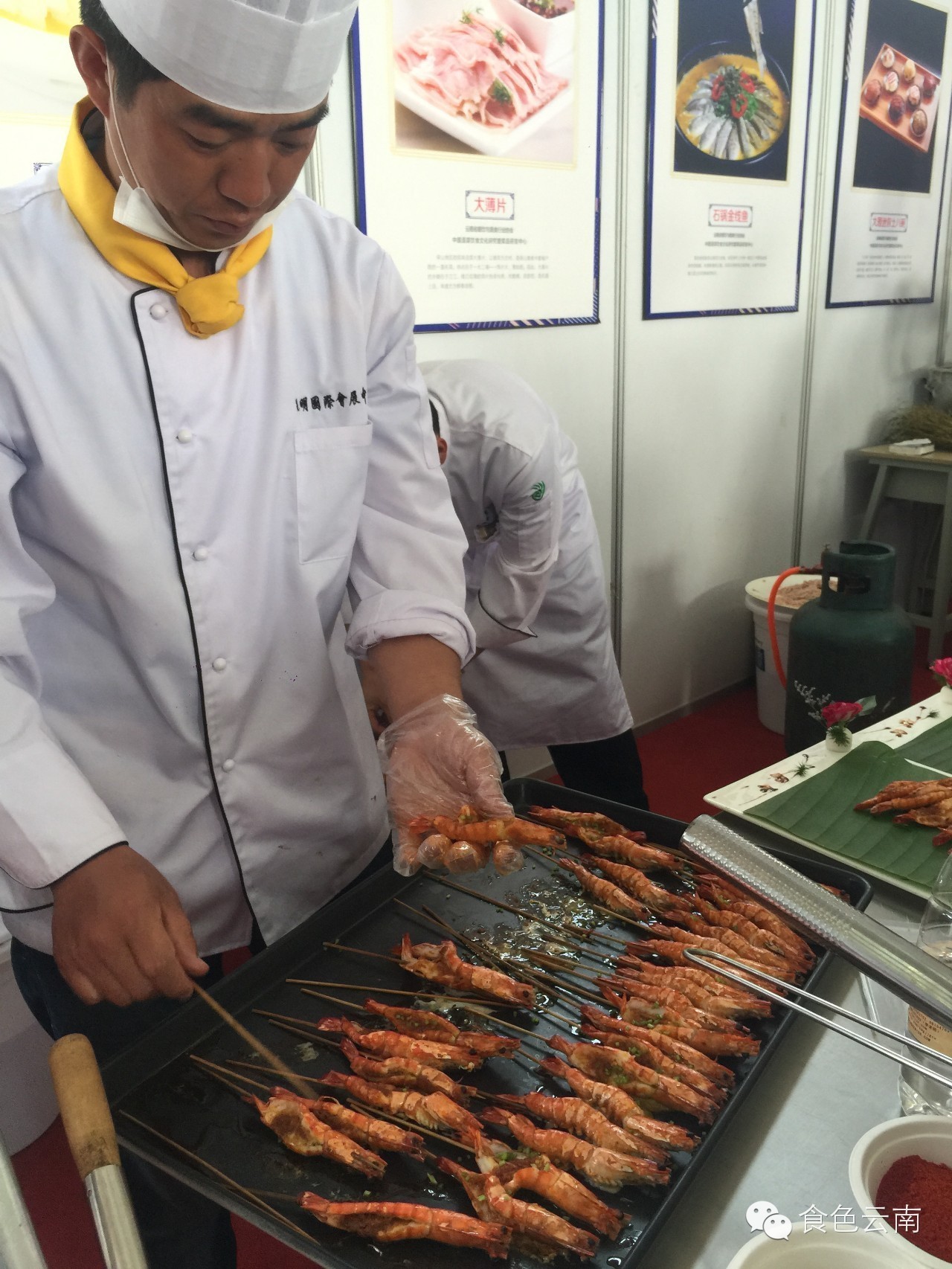 77岁厨神巅峰,厨神少年在厨神大赛上做龙须面