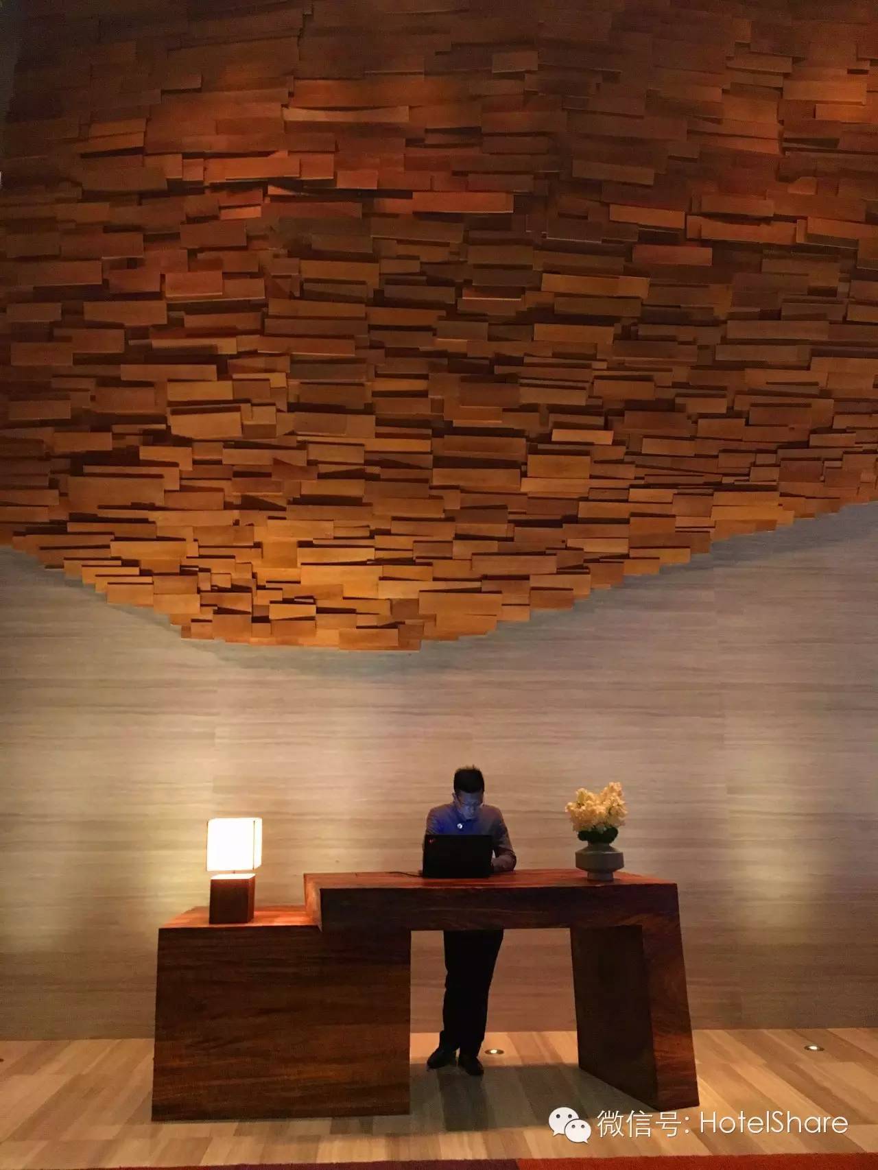 63楼泳池望月、70楼酒吧摘星，广州柏悦|探店首发