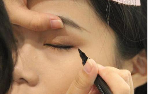 撸一个让女同事“羡慕嫉妒恨”的lady妆!