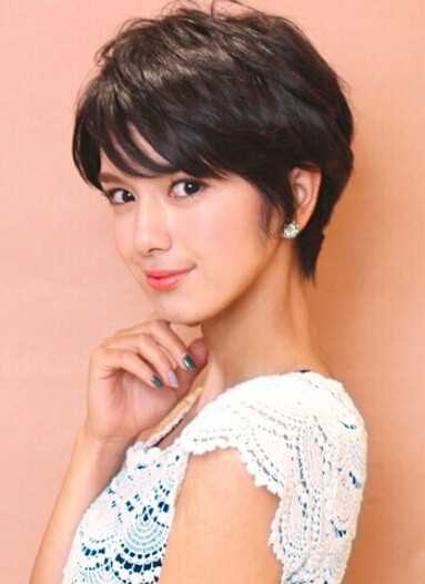 最撩人的气质短发夏日可以多尝试,简单清爽的夏日短发让你帅气一夏