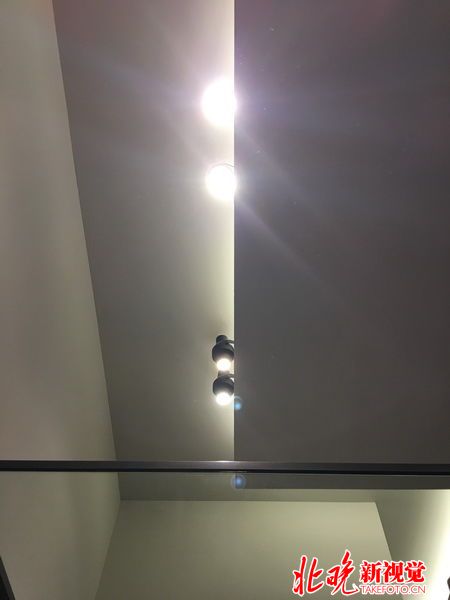 暗藏玄机试衣镜,服装店好看的试衣镜推荐