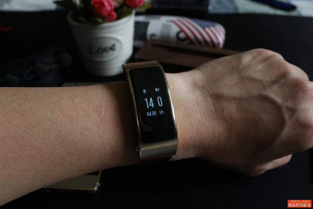 华为手环b3值得买吗,华为手环b3功能及价格