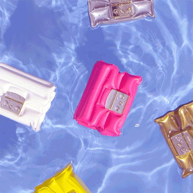 1000左右轻奢品牌包包,1000块左右的轻奢包包