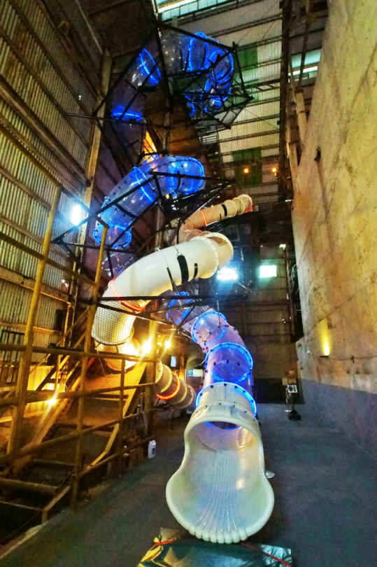 史上最刺激的超级大漩涡水滑梯,超高滑梯大挑战