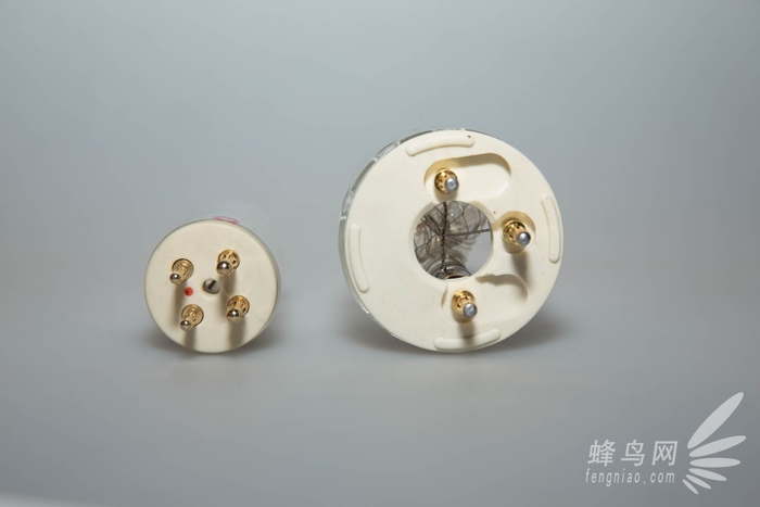 神牛ex600外拍灯用的什么型号电池,雷神之锤降临