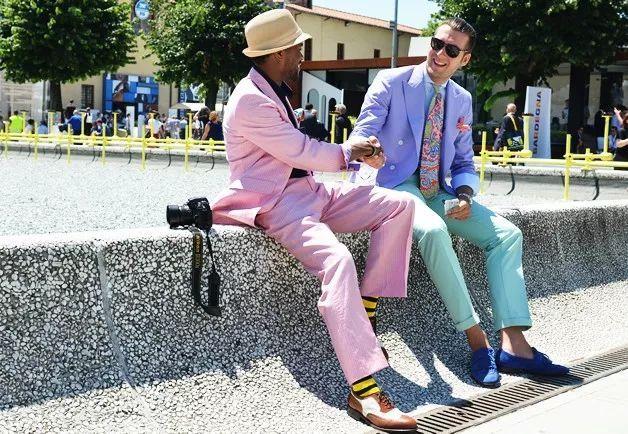 西装什么牌子性价比高适合年轻人,哪个牌子中年人的西装性价比高