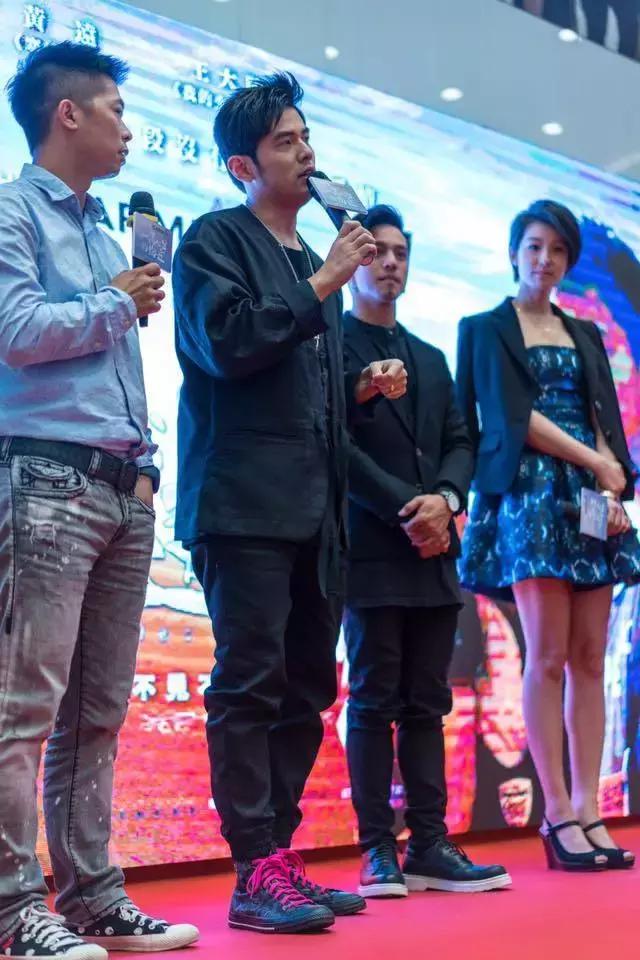 周杰伦依然范特西曲目大全,周杰伦依然范特西时期帅照