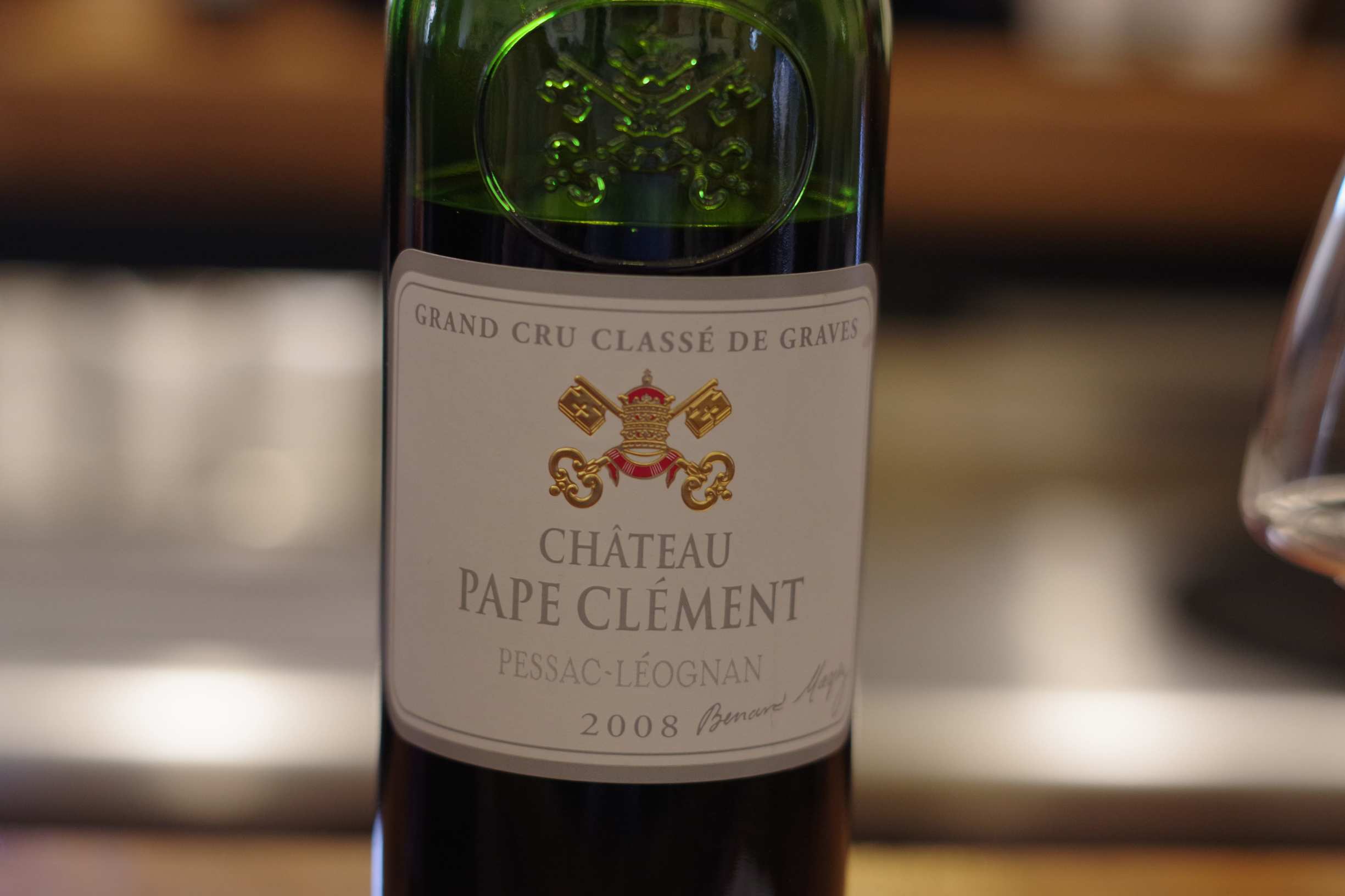 隐忍与信仰:浮雕下的教皇新堡,九代教皇的流离之路