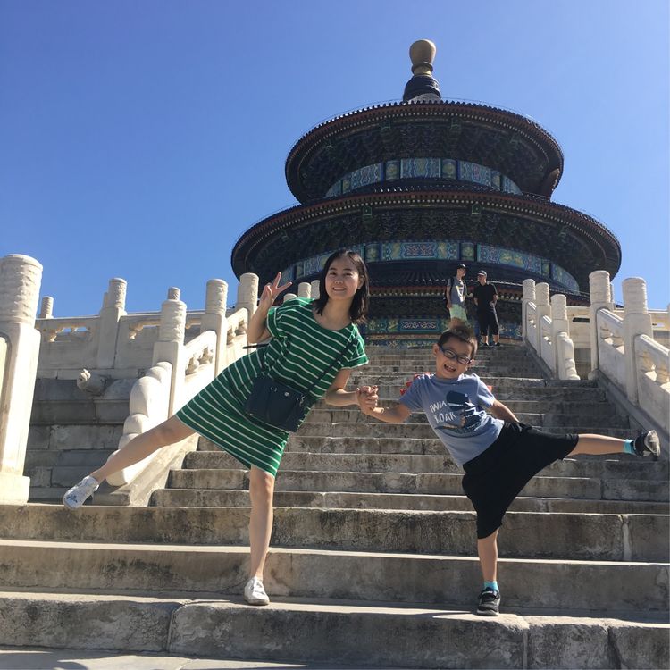 和小屁孩们一起出去玩的视频,和小屁孩玩的一天