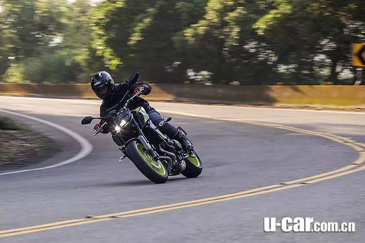比雅马哈mt09更好的街车有哪些,雅马哈mt09摩托车优点和缺点