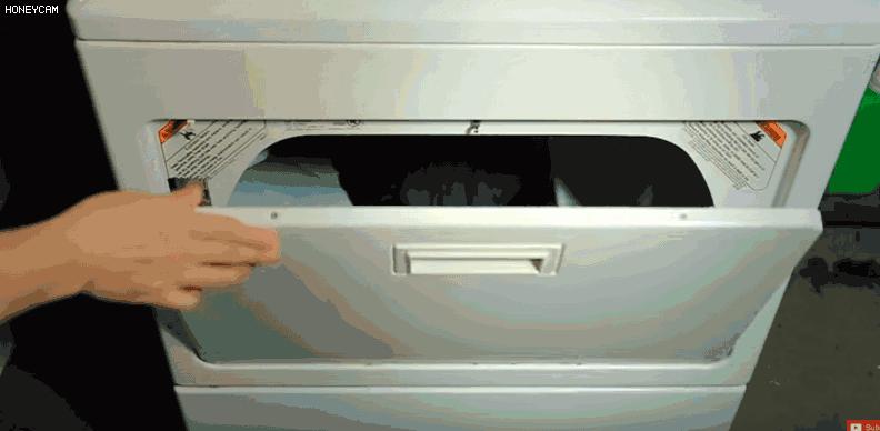 拧干衣服的正确方法,最快拧干衣服的办法