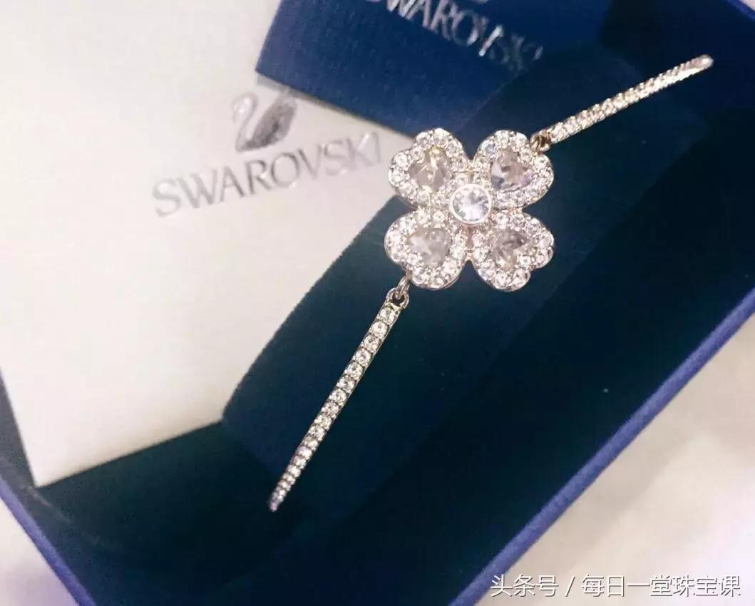 有些人戴玉珠手串真的看起来很土,一条漂亮的手串少不了好看的配饰