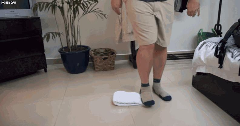 拧干衣服的正确方法,最快拧干衣服的办法