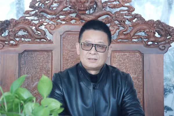 带爪子的打捆机，你见过吗？