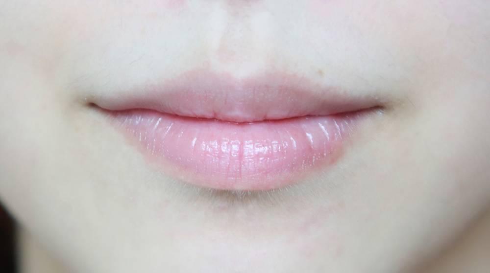 秋冬嘴唇干起皮怎么涂口红,嘴唇干燥起皮用什么口红好看