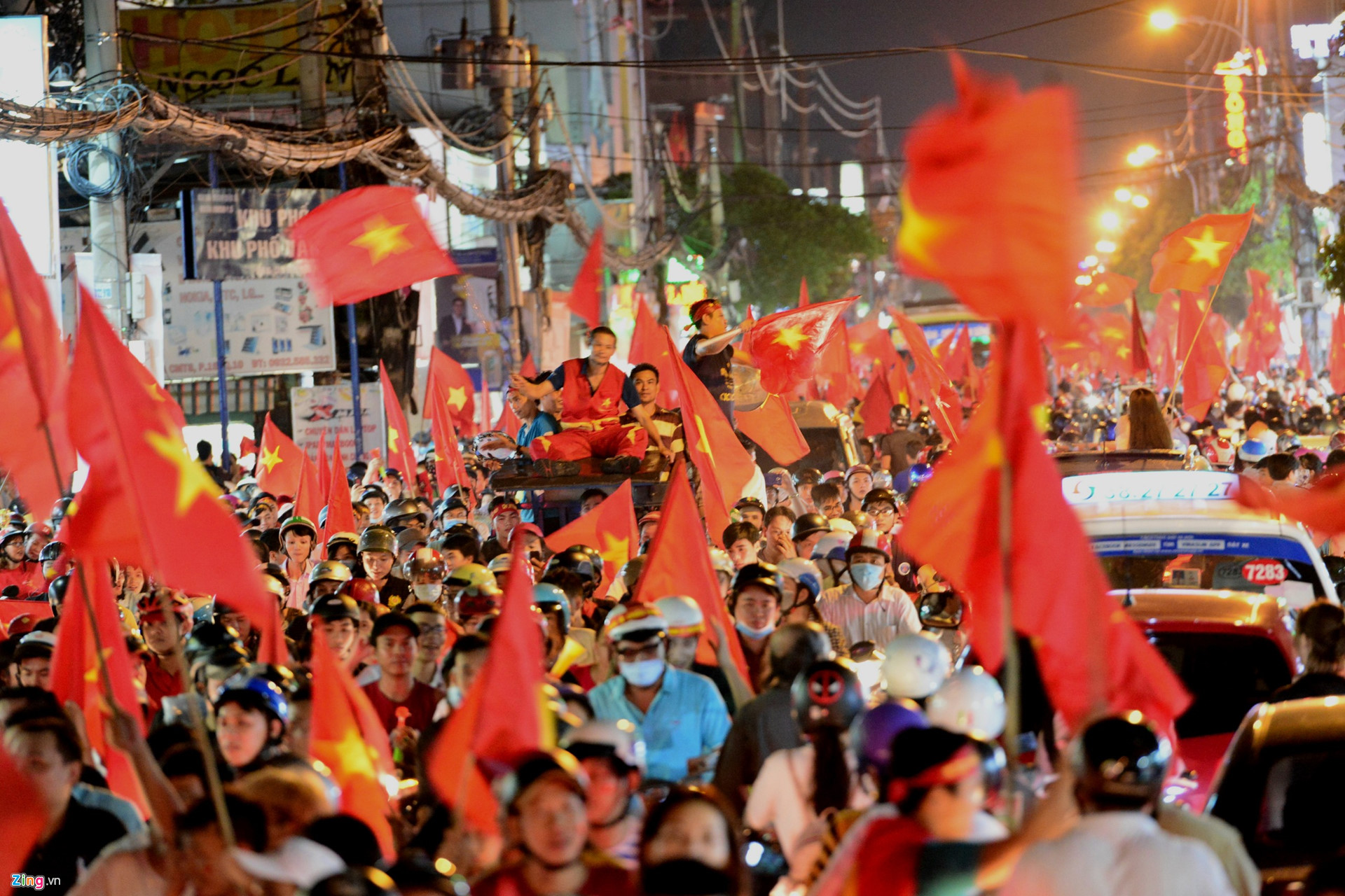 越南创造奇迹,越南欢庆男足夺冠视频