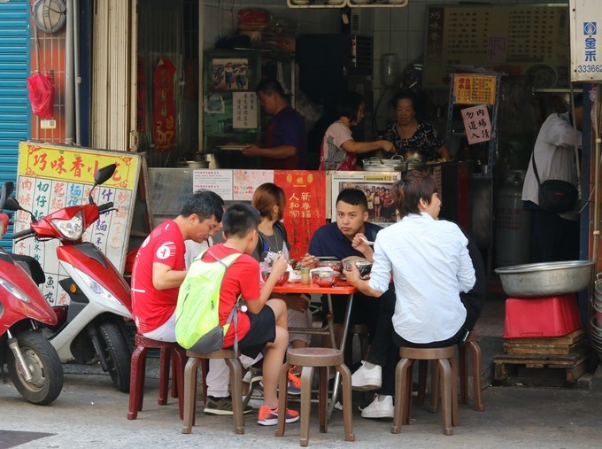 关上灯才意识到是黑夜,关上灯才知道它的魔力