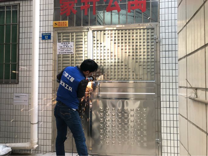 荔湾︱奔走相告!海南村也开始安装门禁啦