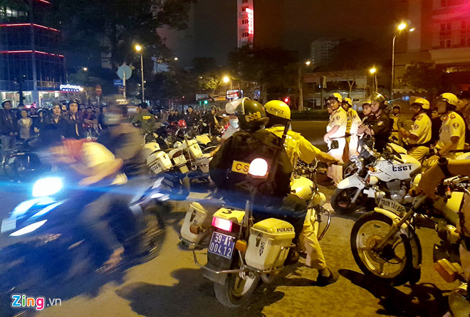 越南创造奇迹,越南欢庆男足夺冠视频