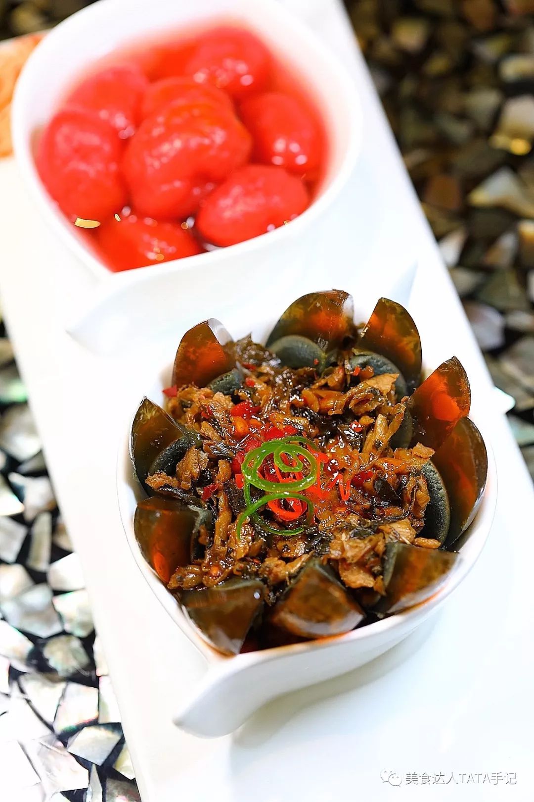 一不留神就掉进坑里,一不留神就会掉进一个大坑