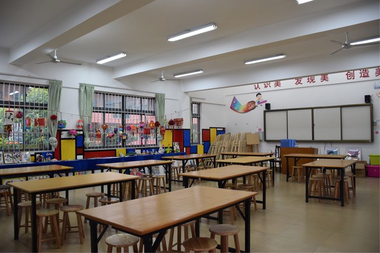 学生成长的沃土师生眷恋的乐园一一八桂绿城小学2017年工作汇报