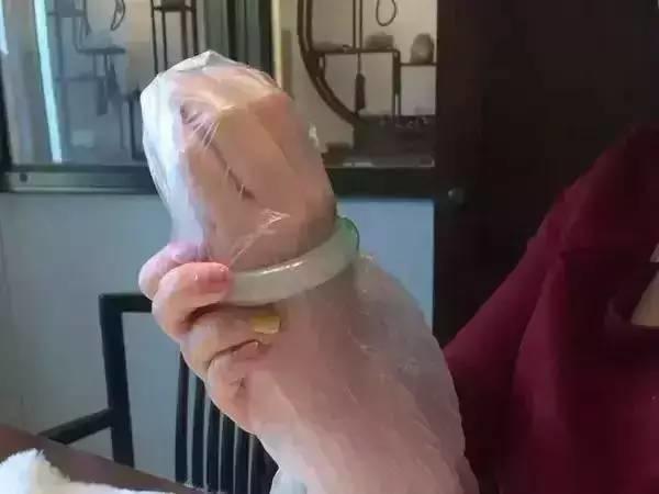 30万玉镯被打碎怎么处理,玉镯被砸掉