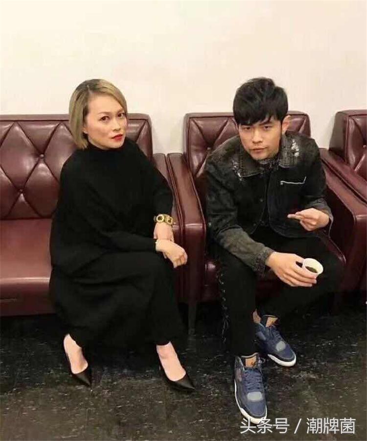 周杰伦上脚levisxairjordan4,levisxairjordan4第二配色