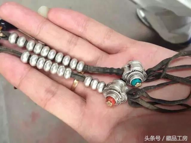 108颗佛珠计数器应该在什么位置,藏传佛珠计数器在腰珠的哪个位置